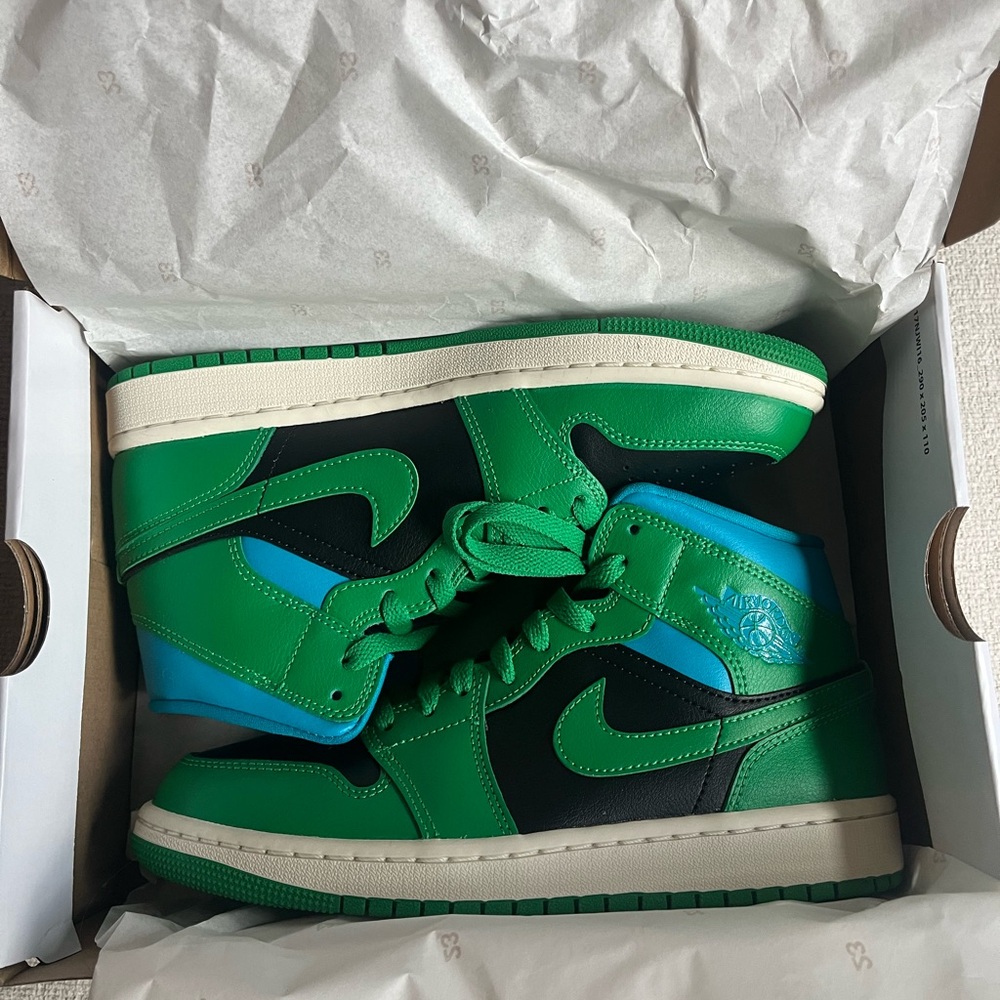 NWT.  Brand new. Never work. Jordan’s. Womens. Comes with Box.